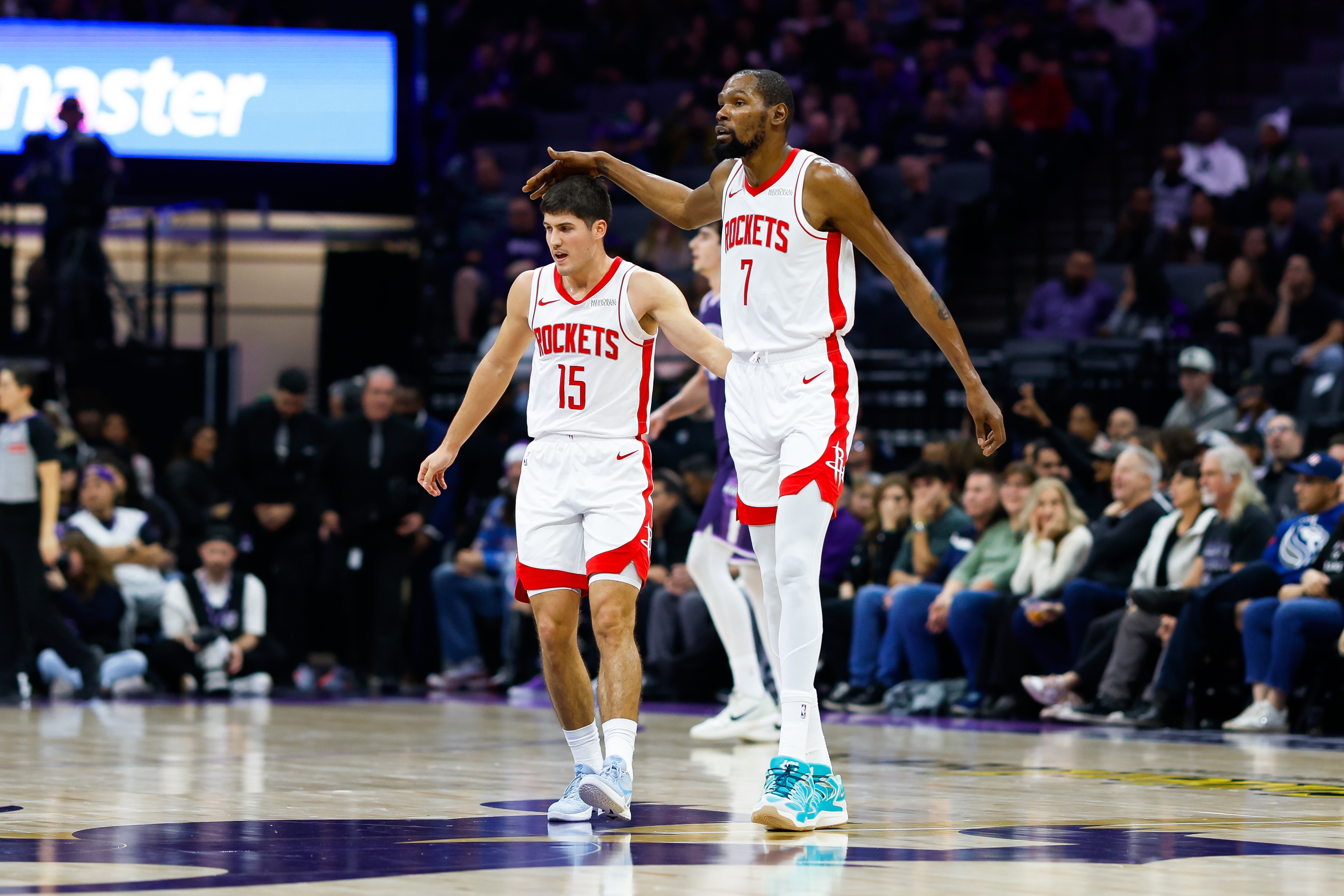 开云平台-休城谢日天！小谢小贾申京联手收割 年轻人自信是火箭最宝贵财富