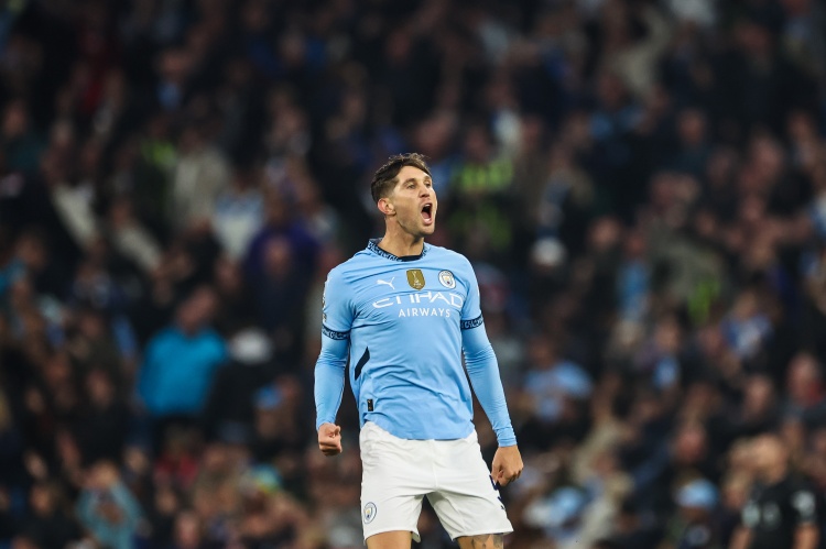 下载开云-法尔克：斯通斯并不是拜仁今夏中后卫引援的首选，但会关注