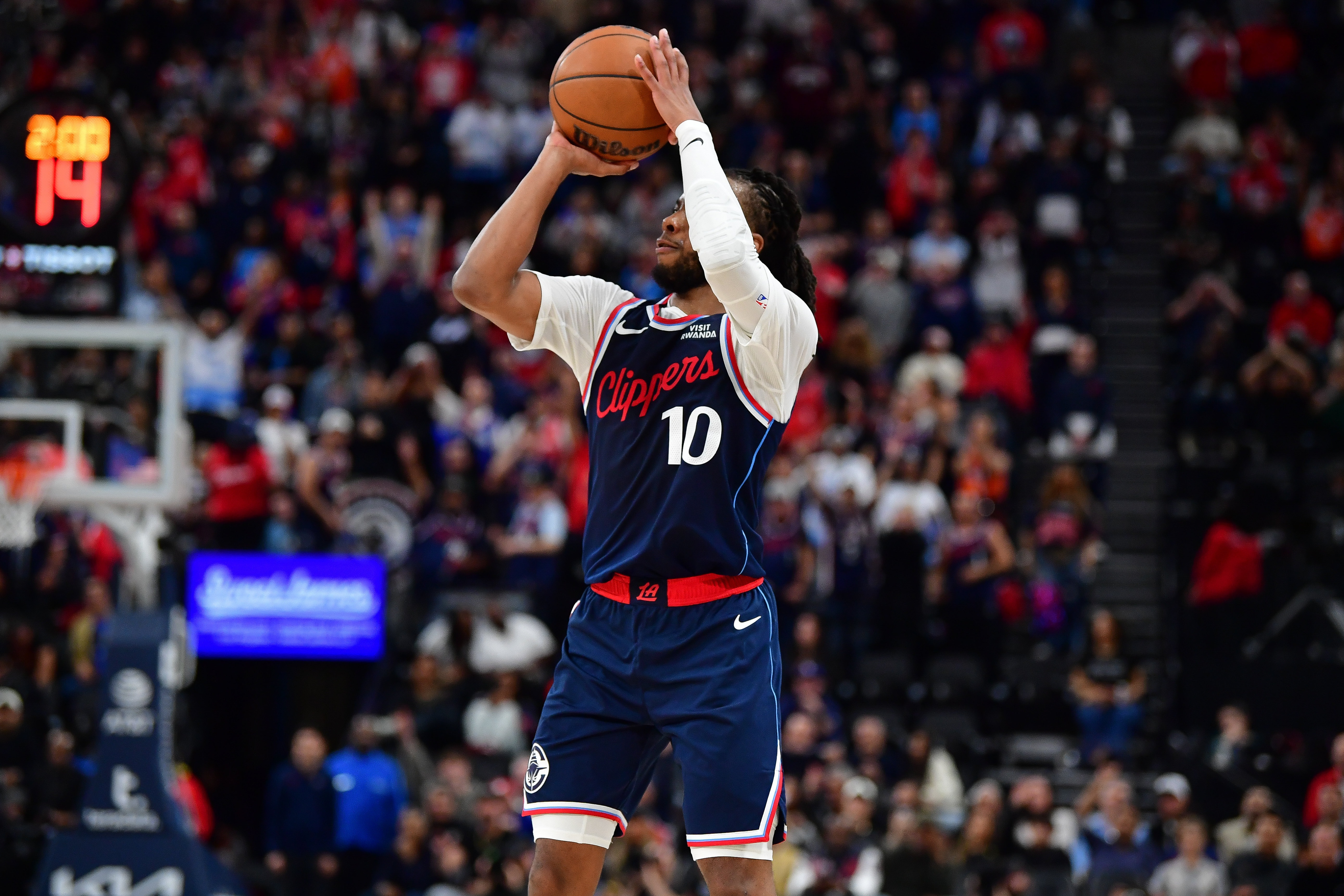 开云-加兰代表快船出战时12胜5负 场均20.4分6.4助1.1断 正负值+7.5