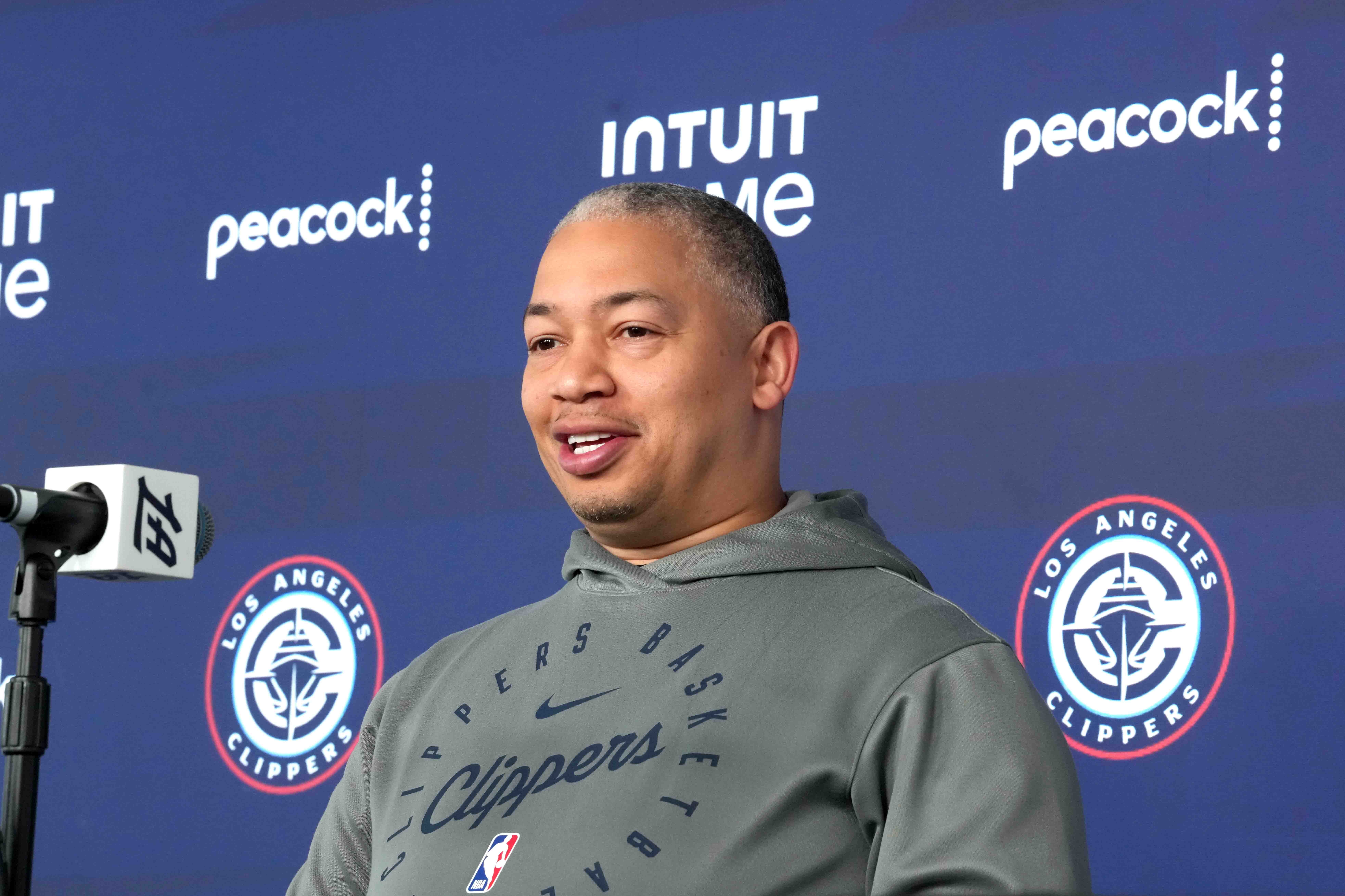 kaiyun-35胜17负超额完成目标！卢：对我来说进季后赛是最重要的